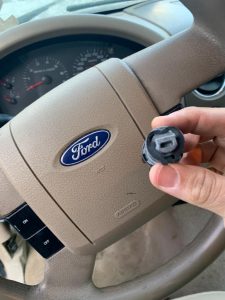 Broken ignition and key replacement - Automotive locksmith (Ford)