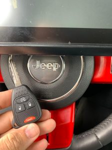 Automotive locksmith coding a Jeep Patriot transponder key
