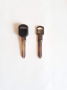 Transponder key and non transponder key