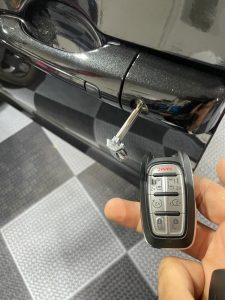 Chrysler key fob replacement and an emergency key to unlock the doors 