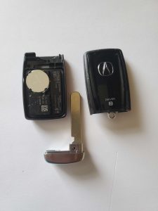 The key fob on the inside - Battery and emergency key