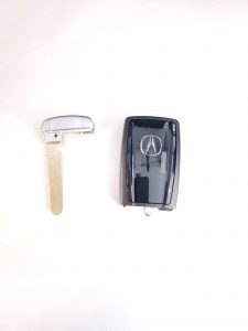 Acura key fob replacement and an emergency key to unlock the doors (72147-TZ5-A01)