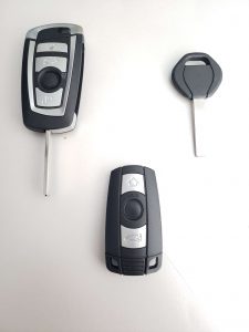 Control BMW, llave con chip: el concesionario debe poder cortar y programar