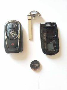 Key fob and battery (Buick) - An inside look