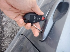Volkswagen key fob Emergency key to unlock the door
