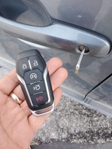 Ford key fob Emergency key to unlock the door