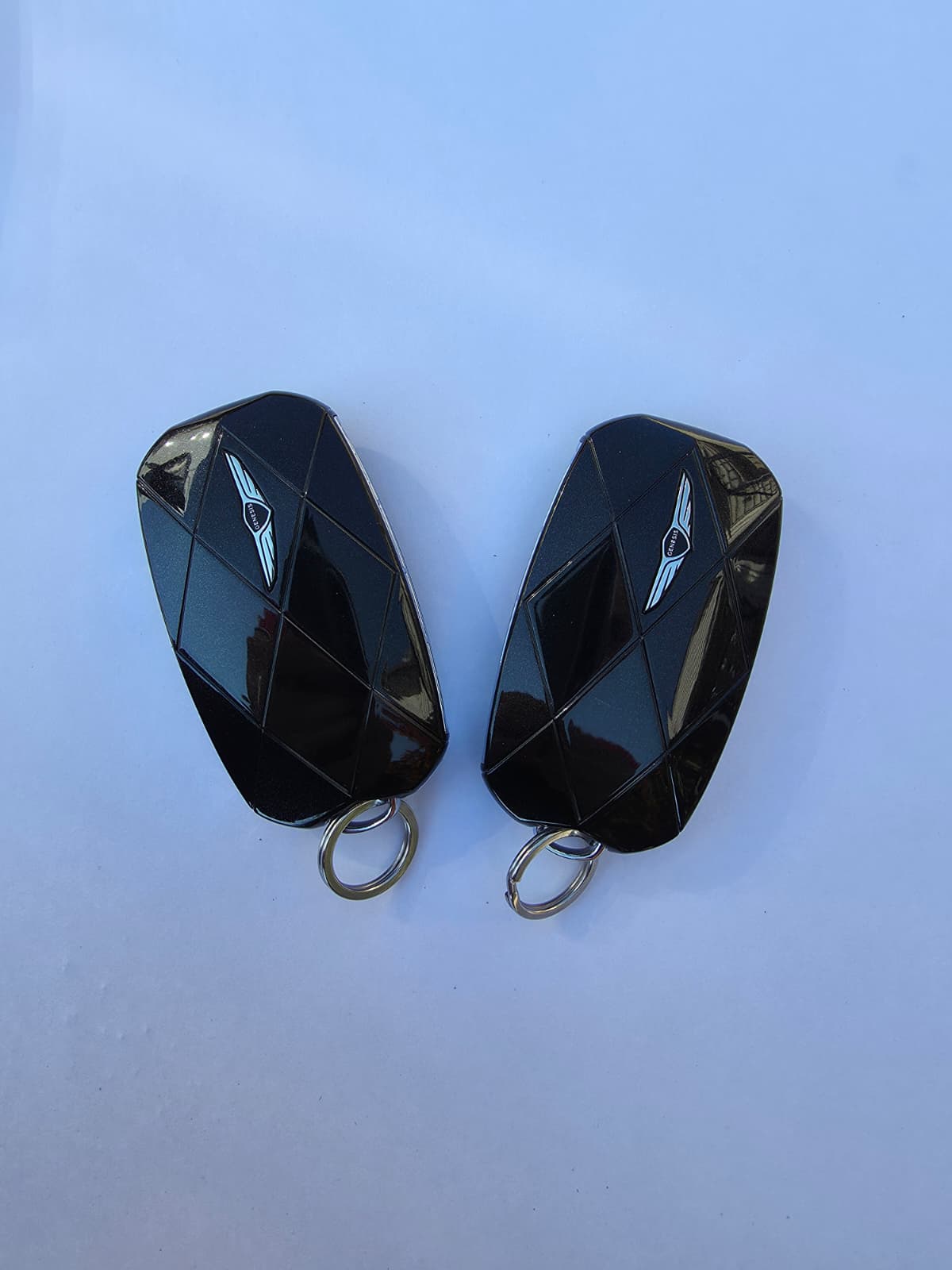 Genesis G90 key fob (1)
