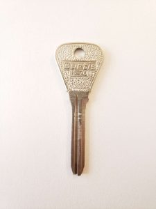 Non-transponder key for a Ford Aspire