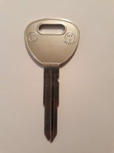 Non-transponder key for a Mitsubishi Precis