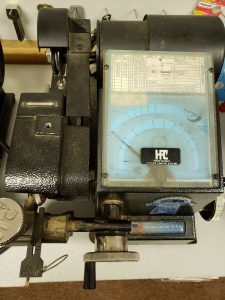 Older cutting machine mostly used to cut non-transponder keys
