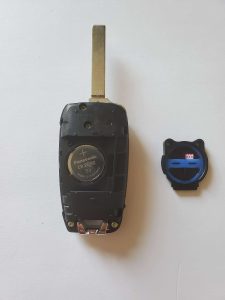 Inside look of Hyundai Kona flip key