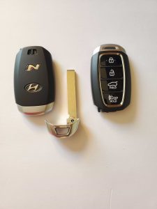 Remote key fob for a Hyundai Accent