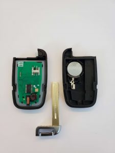Land Rover Discovery key fob replacement - Emergency key, chip and battery