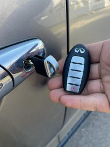All Infiniti key fobs have an emergency key to unlock the doors and trunk