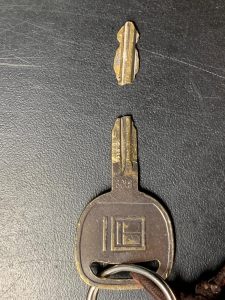 Non-transponder broken car key