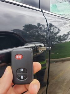 Toyota key fob replacement and an emergency key to unlock the doors