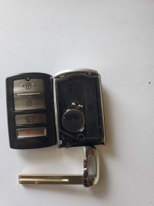 Remote key fob for a Kia Cadenza