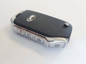 Kia SY5SKRGE03 flip key must be cut and coded to start the car
