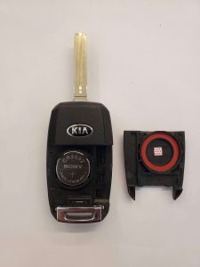 TQ8-RKE-3F05 key battery replacement information