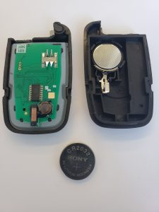Kia Rio key fob replacement - Chip and battery