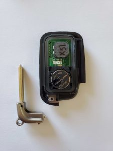 Lexus RX350 key fob replacement - Emergency key, battery and chip