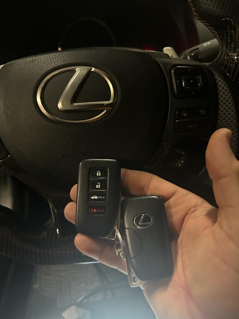 Lexus key fobs (2)