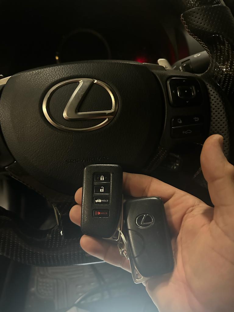 Lexus key fobs (3)