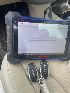 Lincoln key fob programming by an automotive locksmith - On-site tool