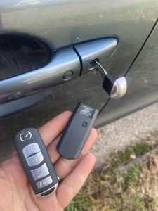Mazda key fob Emergency key to unlock the door
