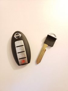 Nissan remote car key fob replacement and emergency key