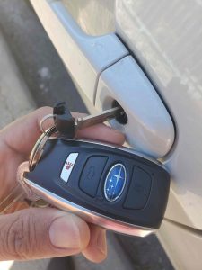 Subaru emergency key and start the car with a dead key fob 
