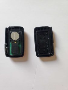 Opening up the Subaru key fob to replace the battery