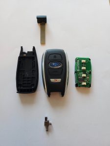 Subaru key fob parts - Inside look