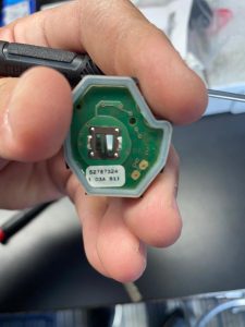 SUB4-PT - Subaru transponder key inside look of chip