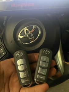Car key programming machine for Toyota key fobs and transponder keys
