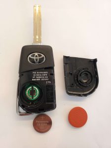 2020 Toyota flip key battery replacement