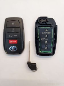 Toyota Land Cruiser key fob replacement - Inside look and emergency key