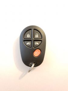 Toyota keyless entry with battery GQ43VT20T or 89742-AE030 