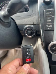 Key fob and push to start button - Toyota