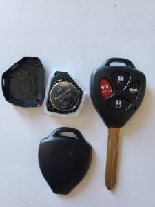 Toyota Yaris transponder key battery replacement information