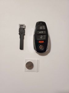 Remote key fob for a Volkswagen Touareg