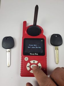 Tool to check chip value of Cadillac car key